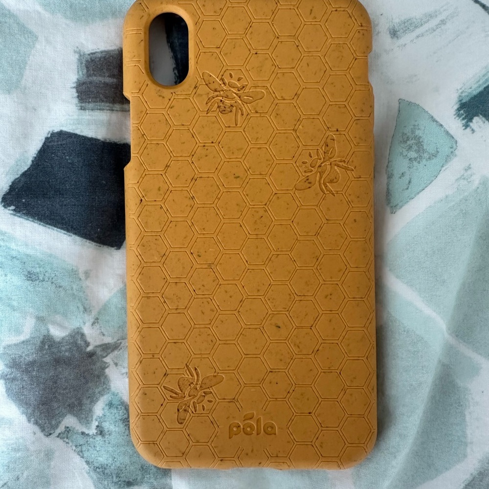 Pela iPhone XR case